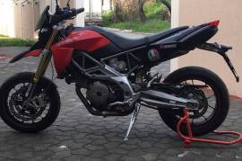 Aprilia Dorsoduro 750