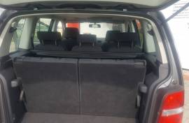 VW TOURAN SO 7 SEDISTA 1.9 TDI 6 BRZINI 2006 GOD.