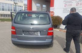 VW TOURAN SO 7 SEDISTA 1.9 TDI 6 BRZINI 2006 GOD.