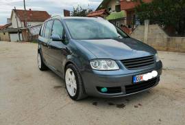 VW Touran 2.0 TDI R-line