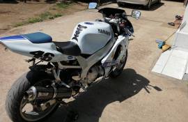 Yamaha YZF600r