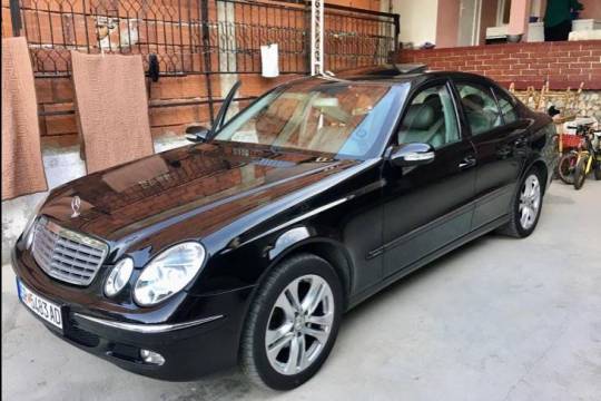 Mercedes E200 cdi 2004 godina