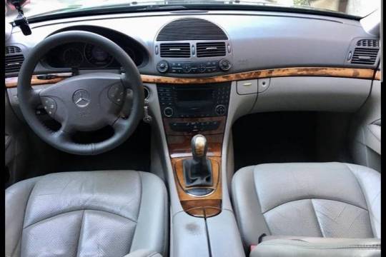 Mercedes E200 cdi 2004 godina