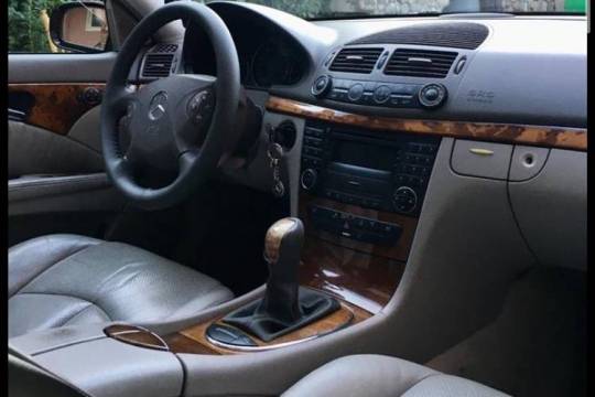 Mercedes E200 cdi 2004 godina