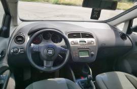 Seat Altea 2.0 TDI 140 KS 2004 godina moze i zamena