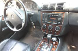 Mercedes ML 270 cdi 2003 god. na bg tabli