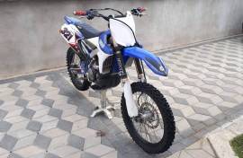 Yamaha 450 2016 godina