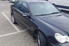 Mercedes c220 CDI 2004 godina