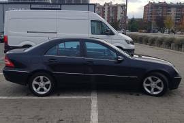 Mercedes c220 CDI 2004 godina