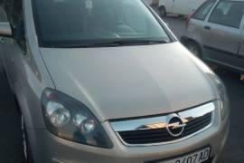 Opel Zafira 1.9 CDTI 2005 godina