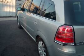 Opel Zafira 1.9 CDTI 2005 godina