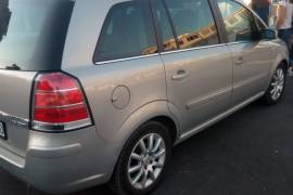 Opel Zafira 1.9 CDTI 2005 godina