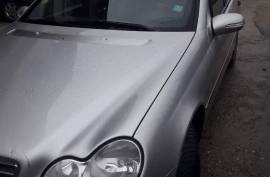 Mercedes Benz c200 dizel 2005 godina